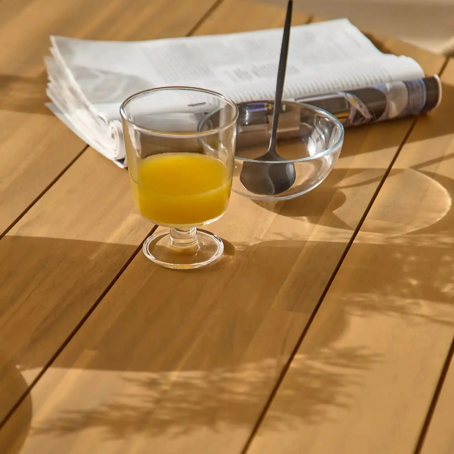 Ezra Whitewash Round Outdoor Dining Set with Natural Hali Rope Chairs - Laura James