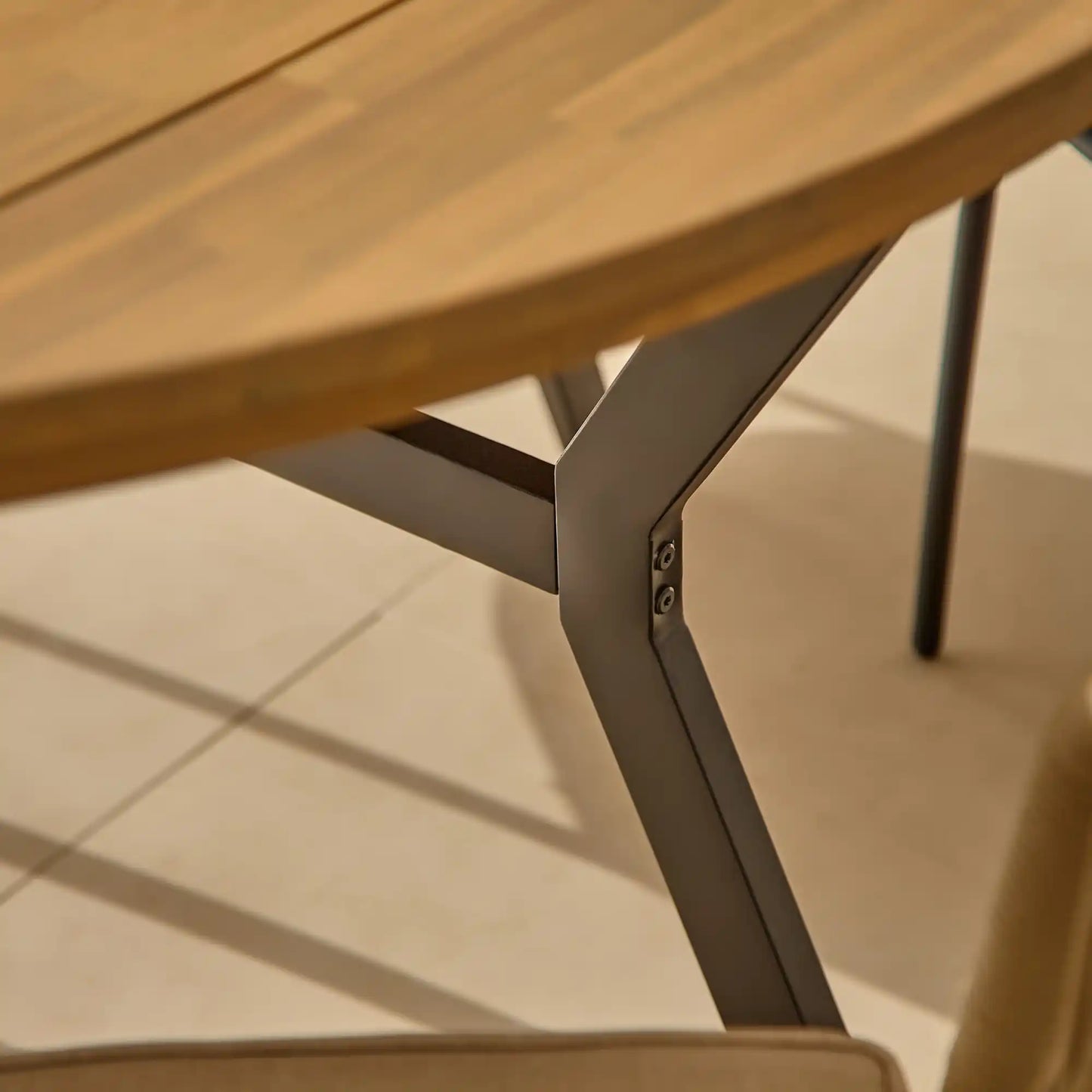 Ezra Whitewash Round Outdoor Dining Table Set with Black Hali Rope Chairs - Laura James