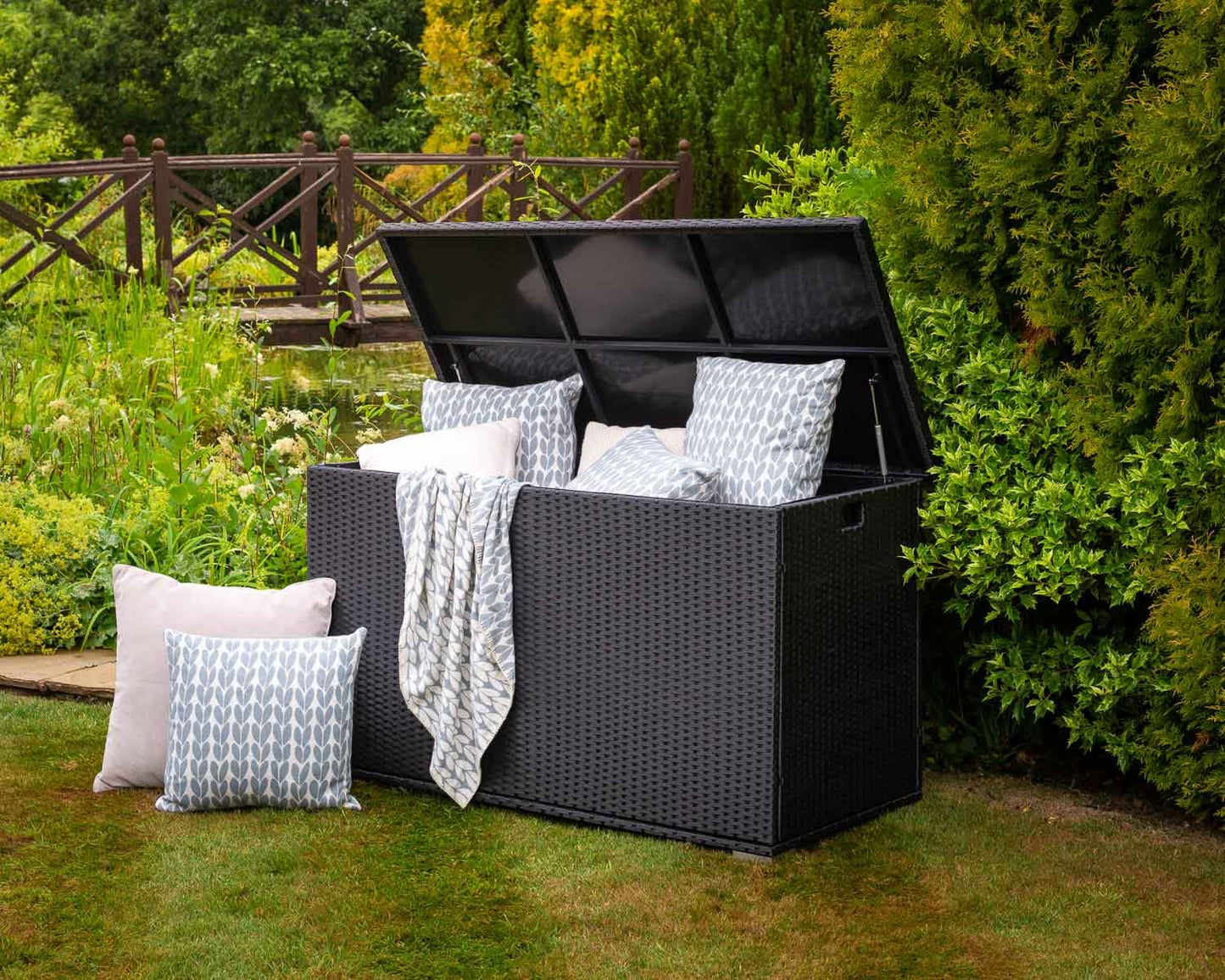 Outdoor Storage Box in Black 140 x 70 x 80