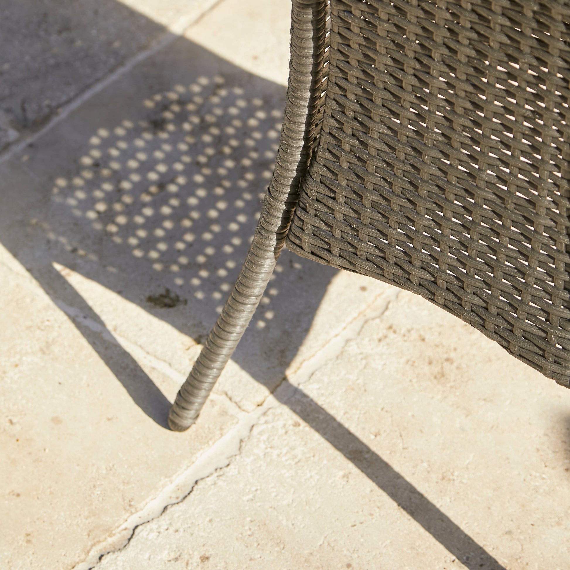 Kemble-bistro-set-black-laura-james