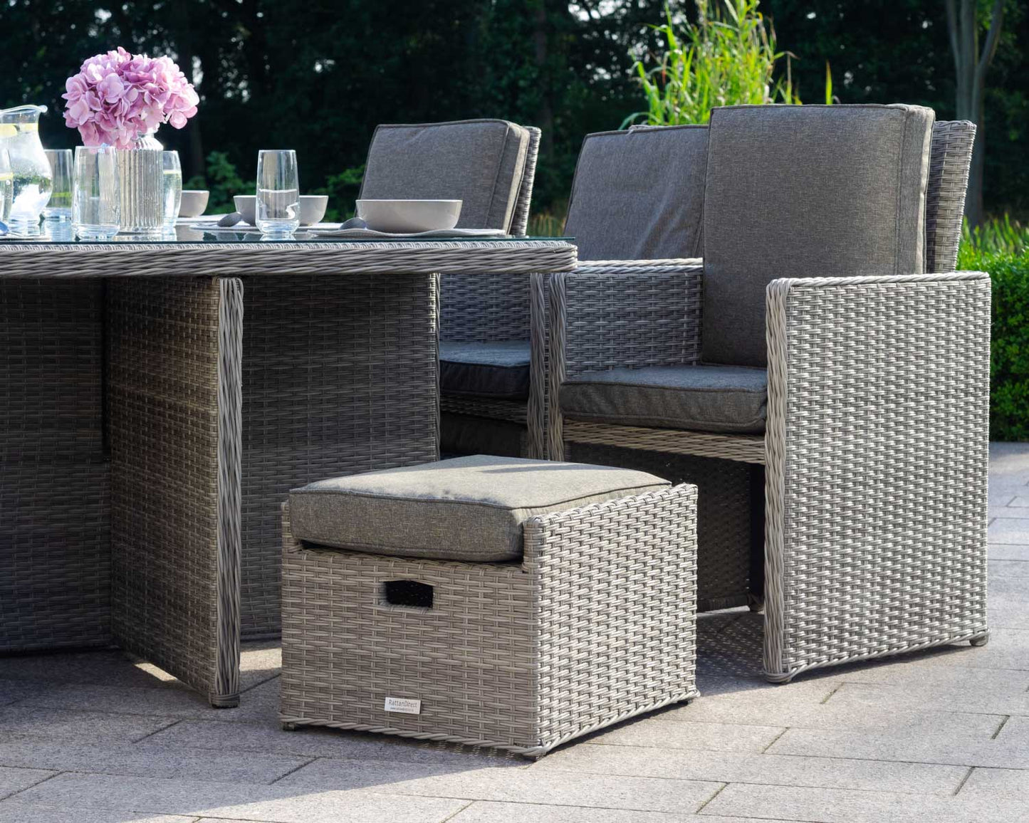 Barcelona 6 Seater Cube Set With Footstools in Grey