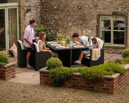 Barcelona 6 Seater Cube Set With Footstools in Black and Vanilla