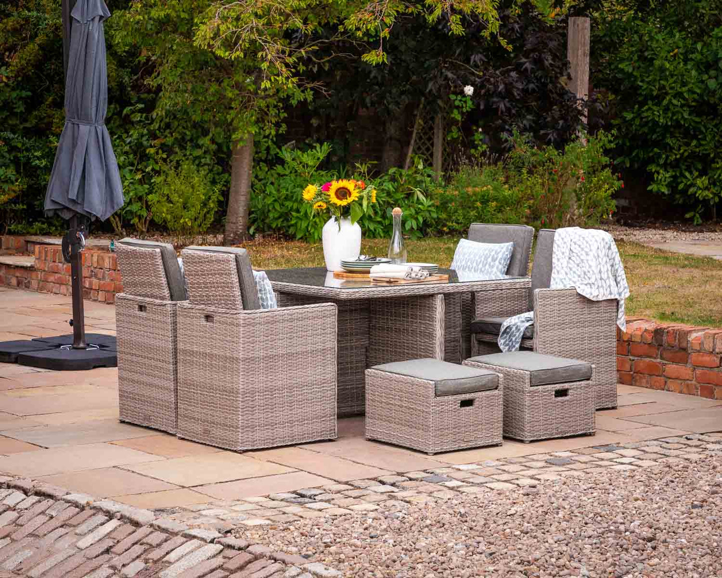 Barcelona 4 Seater Cube Set With Footstools in Grey