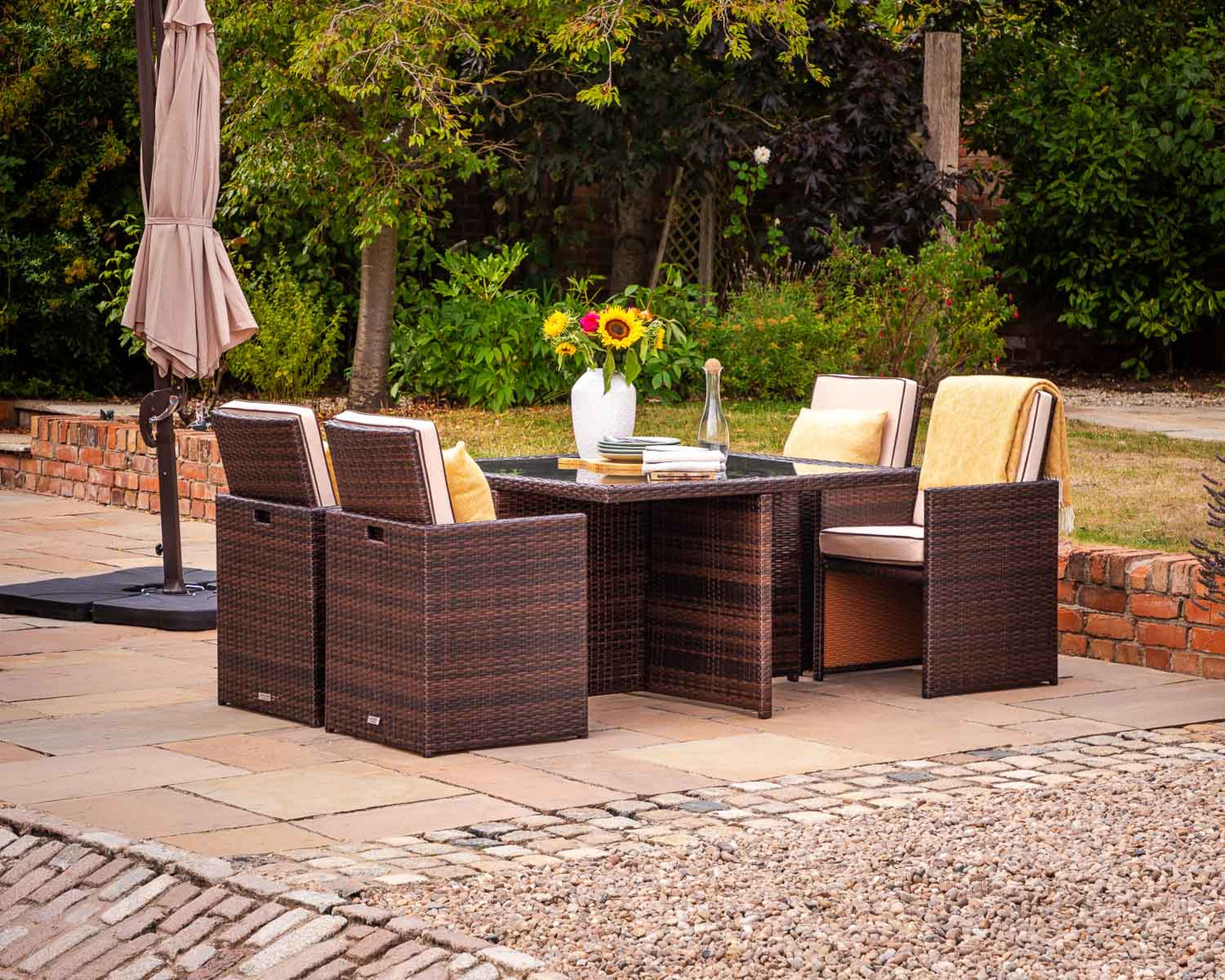 Barcelona 4 Seater Cube Set in Brown and Cream