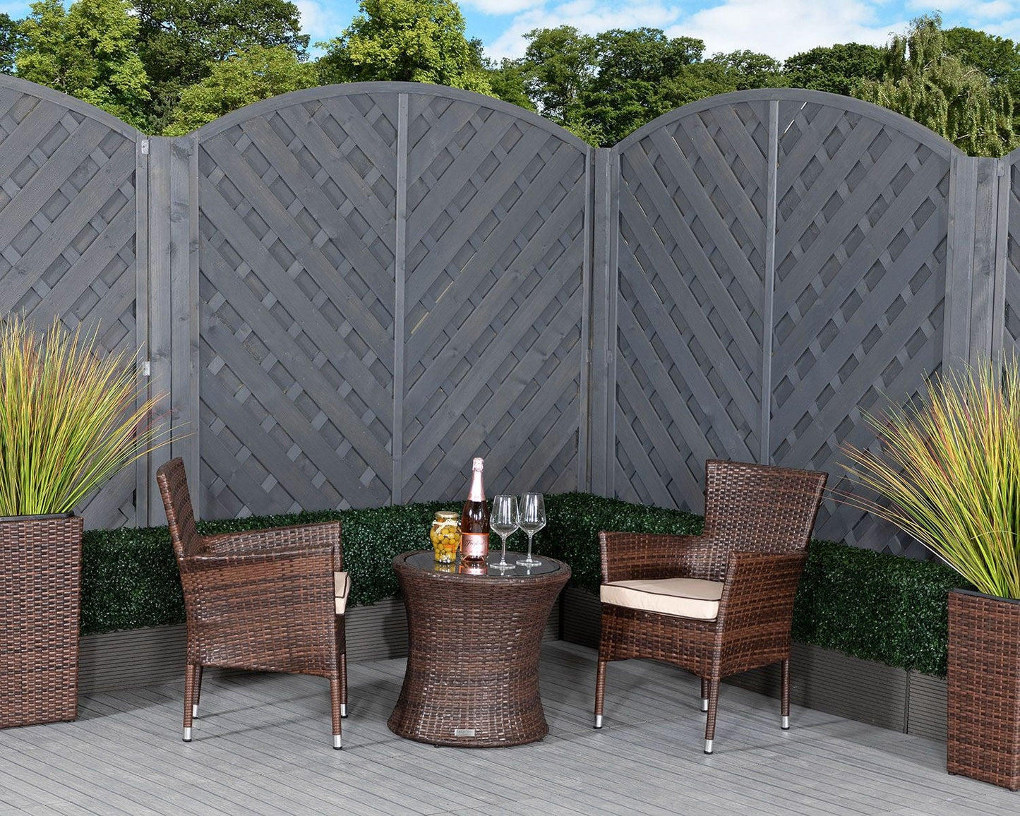 Cambridge Rattan Garden Bistro Round Set in Chocolate and Cream