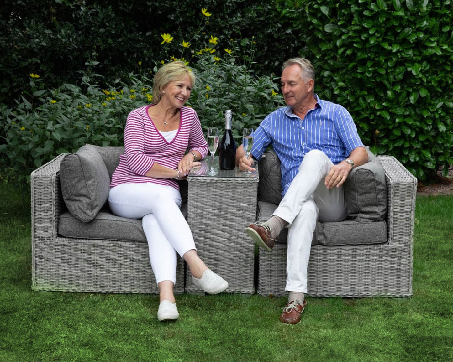 Florida Rattan Garden Armed High Bistro Set in Grey