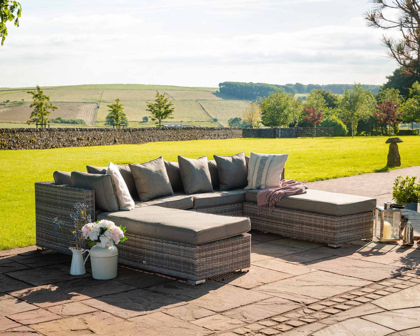 Monaco Rattan Garden Day Bed Sofa Set in Grey